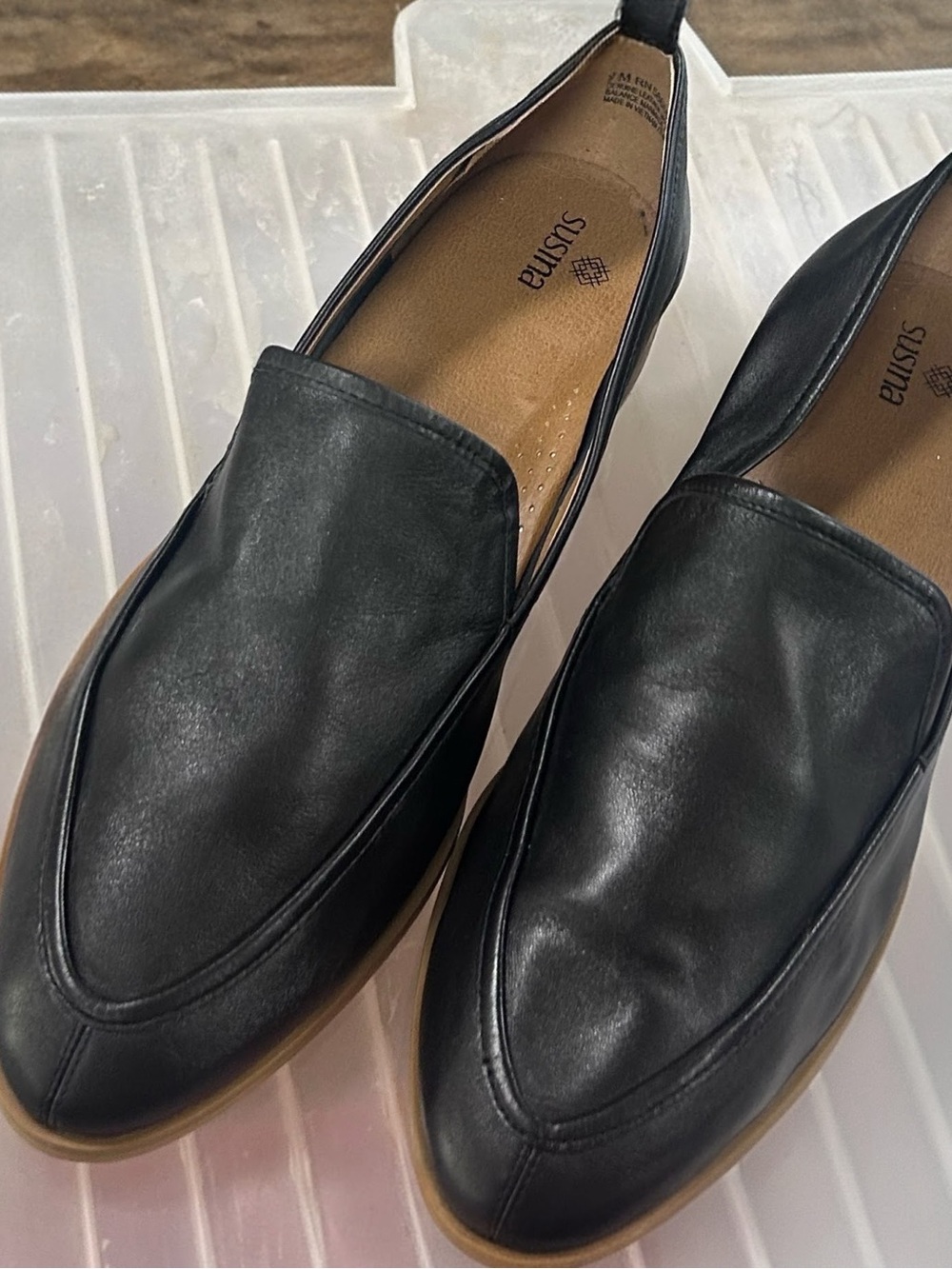 Susina women’s Black Leather Slip-On Loafers  NWOB SIZE 9